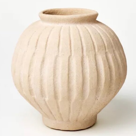 Threshold designed with Studio McGee‎ Carved Ceramic Vase NEW WITH TAG - Picture 1 of 3